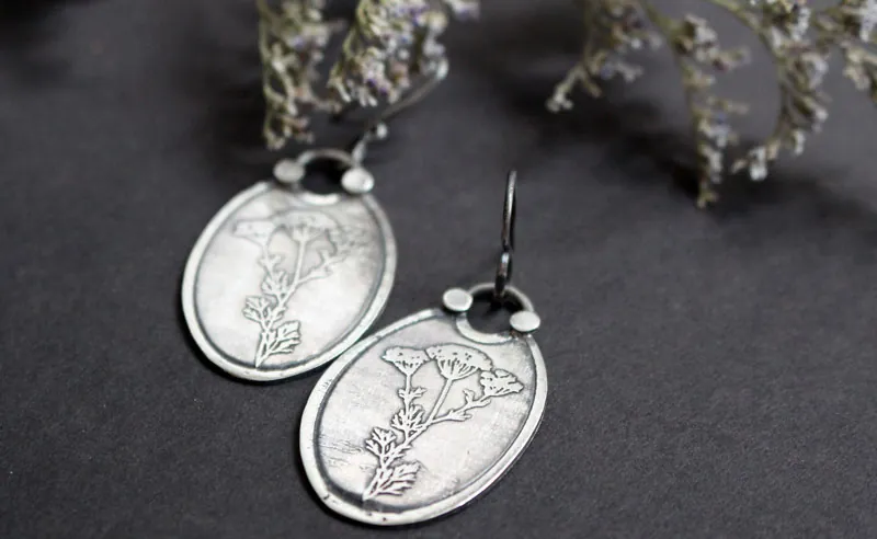 Heracleum, aretes botánicos en plata