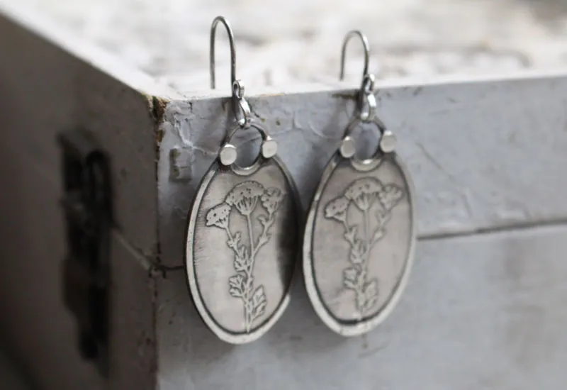 Heracleum, aretes botánicos en plata