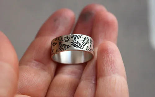 Herbario de hojas del bosque, anillo huella de la naturaleza en plata