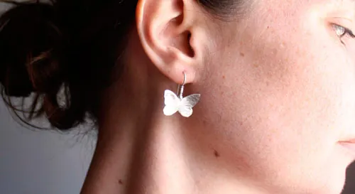 Hesperiidae, aretes mariposa en plata