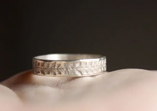 Hiedra, anillo vegetal en plata