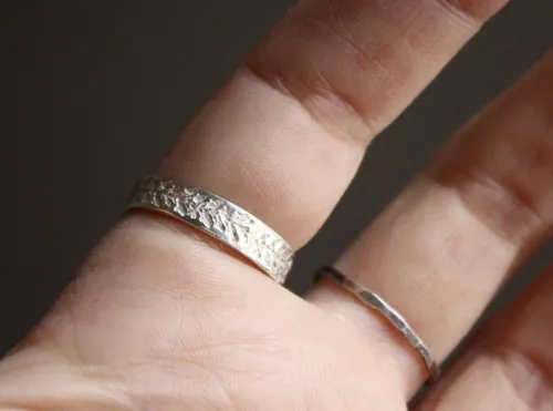 Hiedra, anillo vegetal en plata