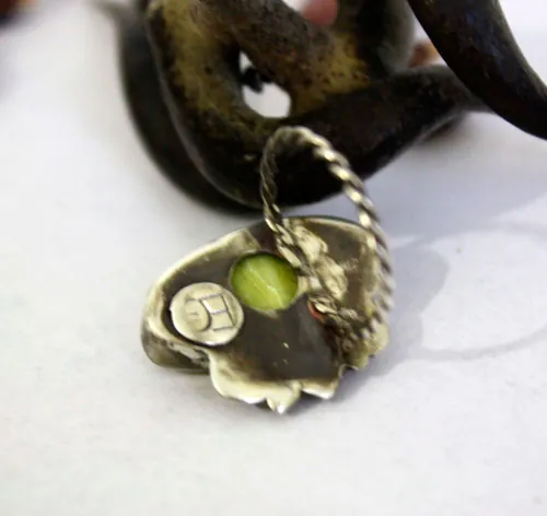 Hijau, anillo vegetación tropical en plata y aventurina
