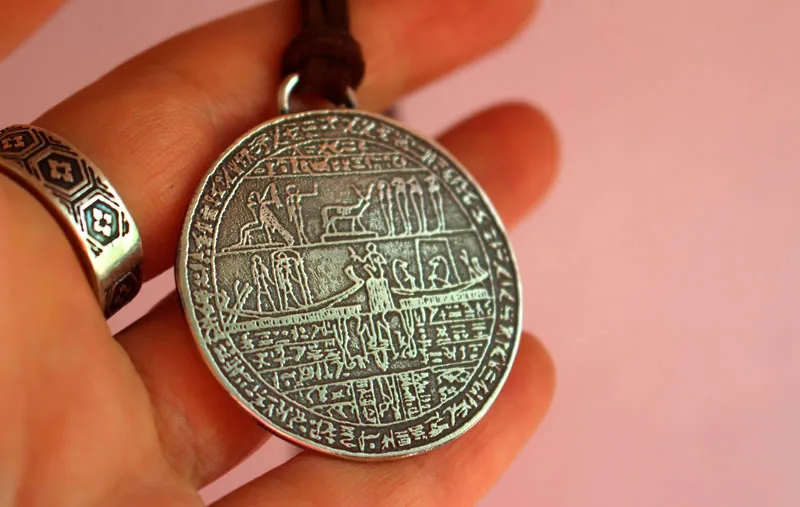 Hipocéfalo de Djed-Hor, collar egipcio en plata