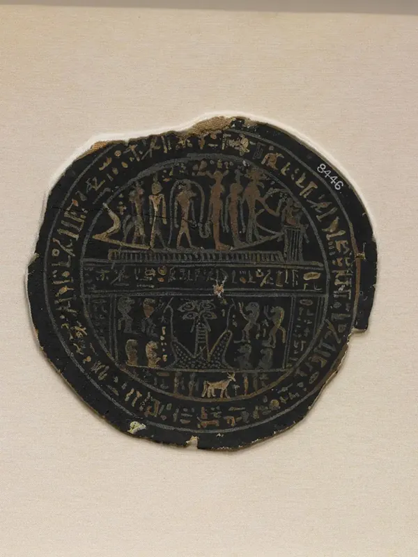 Hipocéfalo de Harnetatf, collar egipcio de plata