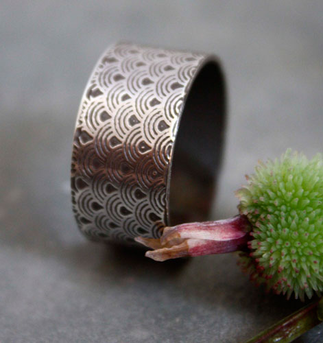 Hitomi, Japanese waves ring in sterling silver