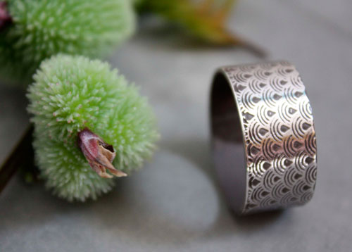 Hitomi, Japanese waves ring in sterling silver