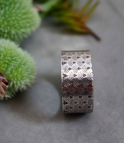 Hitomi, Japanese waves ring in sterling silver