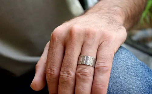 Hitomi, anillo olas japonesas en plata