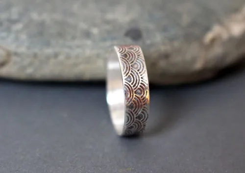 Hitomi pequeña, anillo olas japonesas en plata