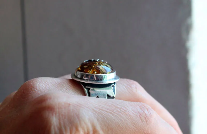 Hoja de ámbar, anillo hoja de arce en plata y ámbar