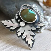 Hoja de corteza, collar botánico de plata y turquesa