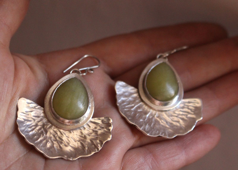 Hojas del sol, aretes hoja de ginkgo en plata y aventurina