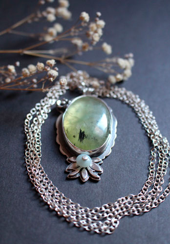 Hortense, baroque floral cameo necklace in silver, prehnite and amazonite