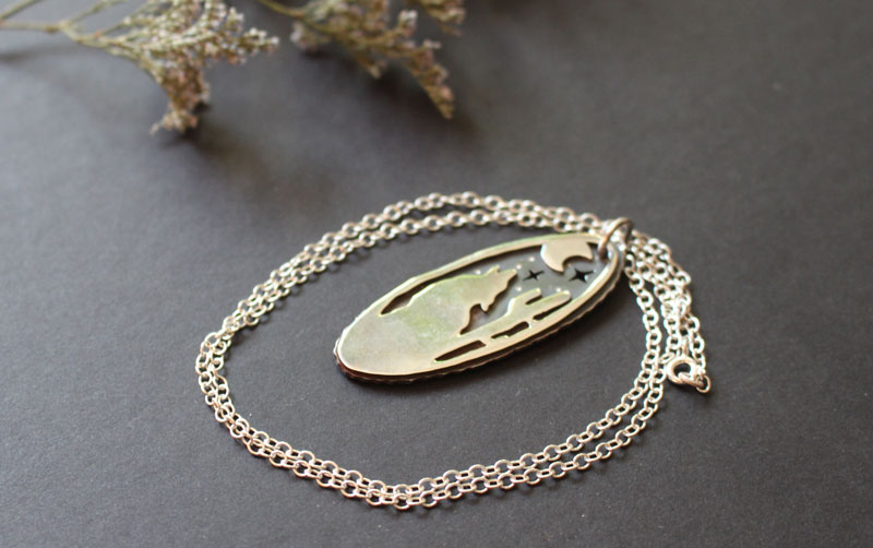 Howling at the moon, desert coyote necklace in sterling silver