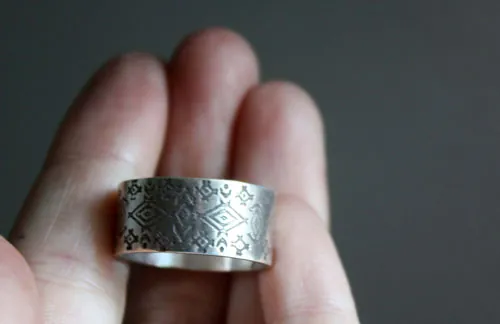 Huichol, anillo geométrico tribal mexicano en plata