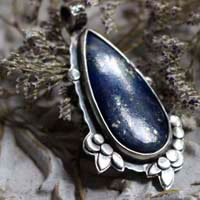 Inflorescencia al crepúsculo, dije flor nocturna en plata y lapislázuli