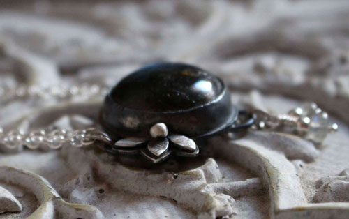 Inflorescencia de hielo, collar flor barroca en plata y labradorita