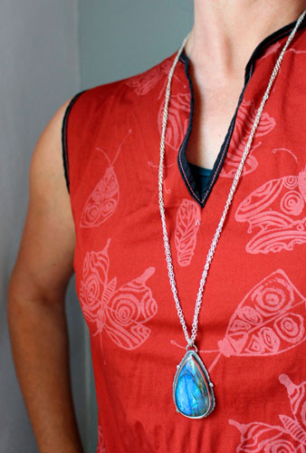 Invisible a los ojos, collar cita de El Principito en plata y labradorita