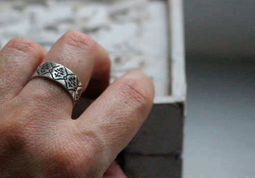 Iris, anillo flor art nouveau en plata