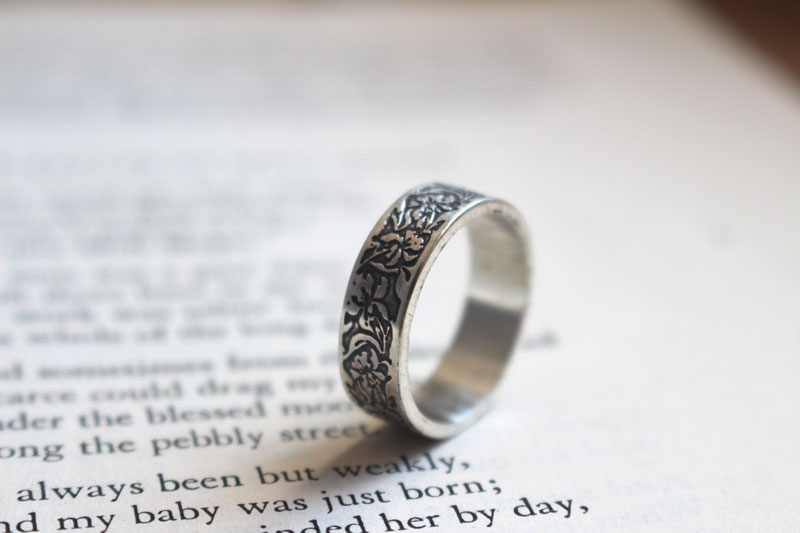 Iris, anillo flor en plata
