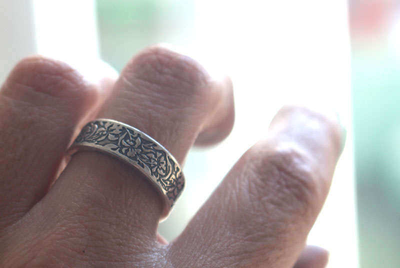 Iris, anillo flor en plata