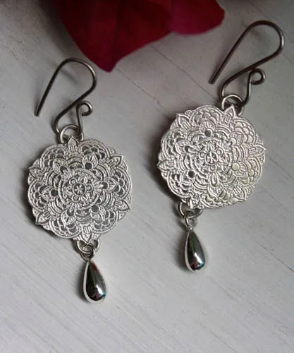 Ishaia, aretes mandala en plata