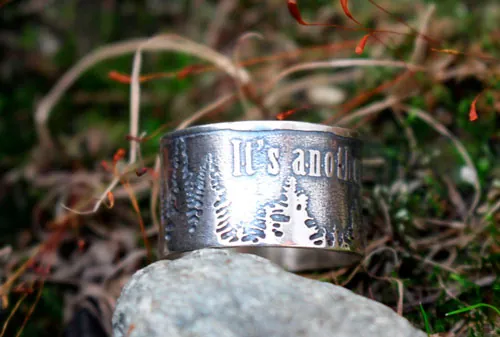 It’s another wild day, anillo cita y bosque en plata