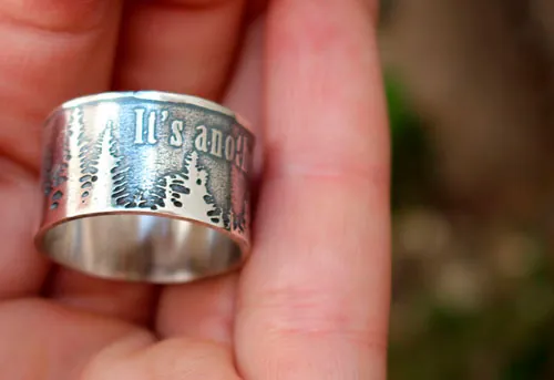 It’s another wild day, anillo cita y bosque en plata