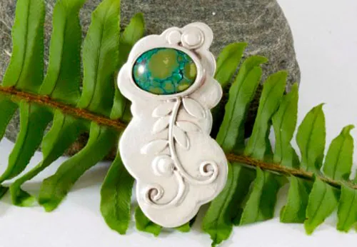 Ivy, broche hiedra en plata y turquesa