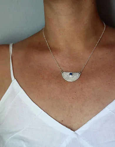 Jardín de la hora azul, collar crepúsculo en plata y zafiro azul