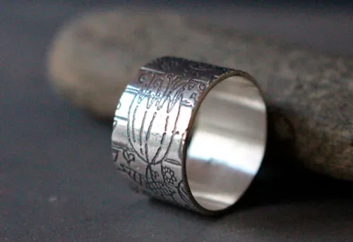 Jardín de niños, anillo dibujo infantil en plata
