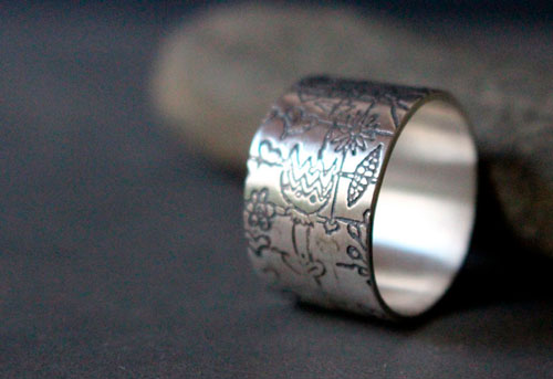 Jardín de niños, anillo dibujo infantil en plata