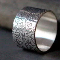 Jardín de niños, anillo dibujo infantil en plata