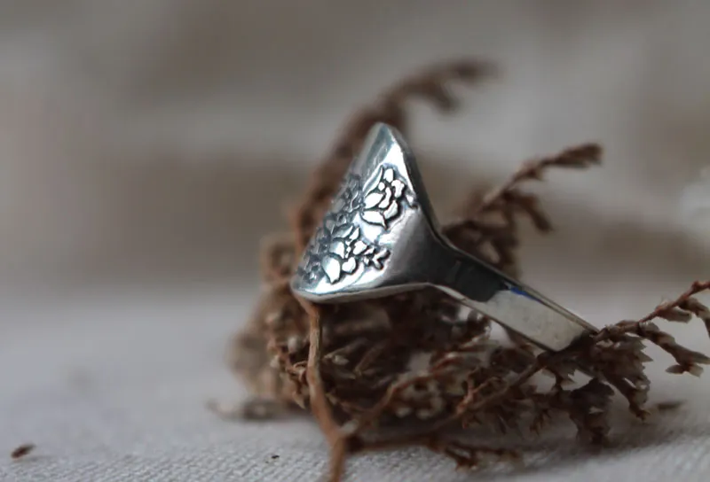 Jardín de rosas, anillo de flores en plata