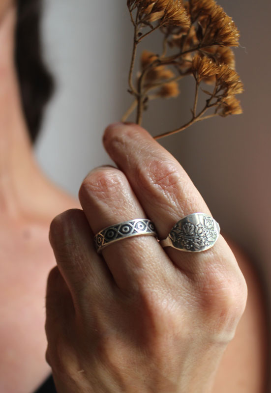 Jardín de rosas, anillo de flores en plata