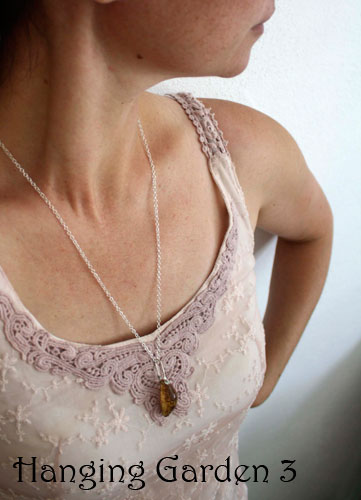Jardín suspendido, collar misterio de Babilonia en plata y cuarzo fantasma