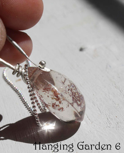 Jardín suspendido, collar misterio de Babilonia en plata y cuarzo fantasma