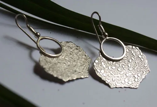 Jessamine, aretes flor oriental en plata