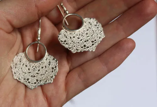 Jessamine, aretes flor oriental en plata