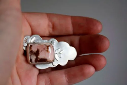 Jioni, broche atardecer en plata y ágata rosa oceánica