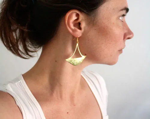 Katanga, aretes hacha tribal africana en latón