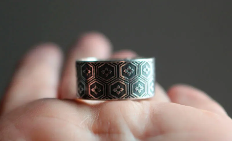 Kikko, anillo japonés de escamas de tortuga en plata