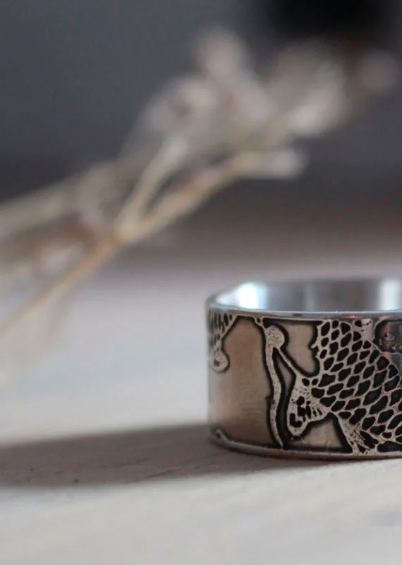 Koï, anillo carpa pescado japonés en plata