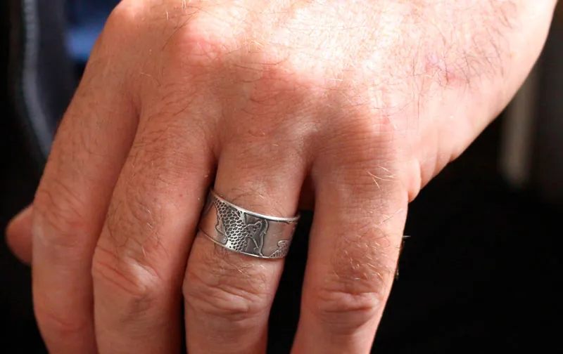Koï, anillo carpa pescado japonés en plata