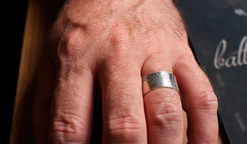 Koï, anillo carpa pescado japonés en plata
