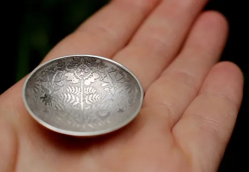 La clara desconocida, collar fauna y flora otomí en plata y cuero