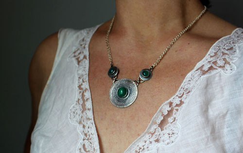 La Dama del Lago, collar medieval en plata y ágata verde