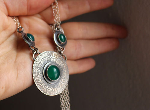 La Dama del Lago, collar medieval en plata y ágata verde
