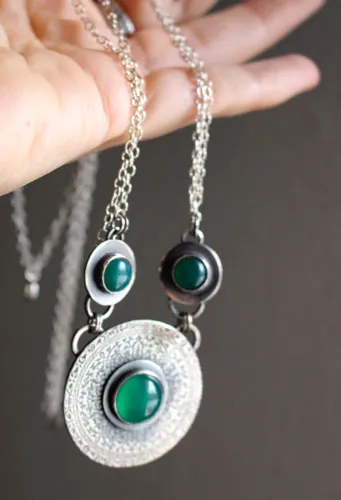 La Dama del Lago, collar medieval en plata y ágata verde